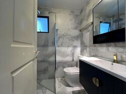 Kew Gate (D16), Terrace #501794381